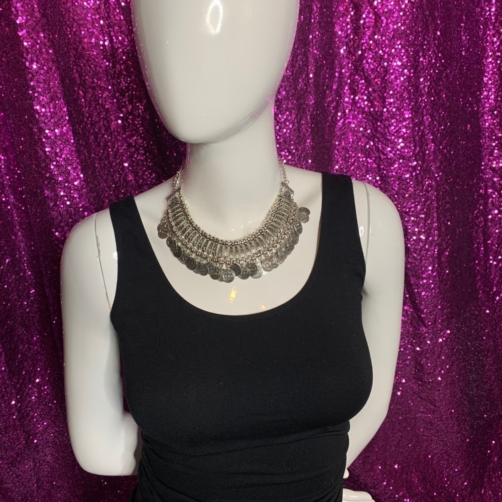 STATEMENT necklace